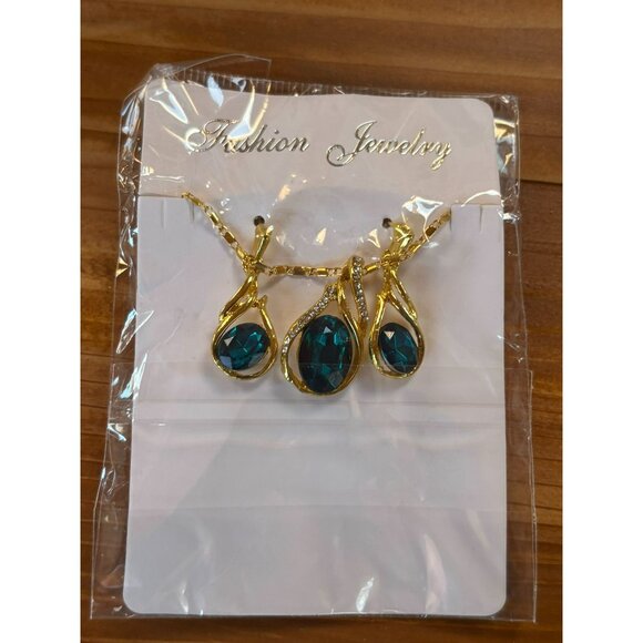 Gold-Tone Necklace & Earrings Set With Teardrop Green Crystal Pendant - Picture 2 of 6